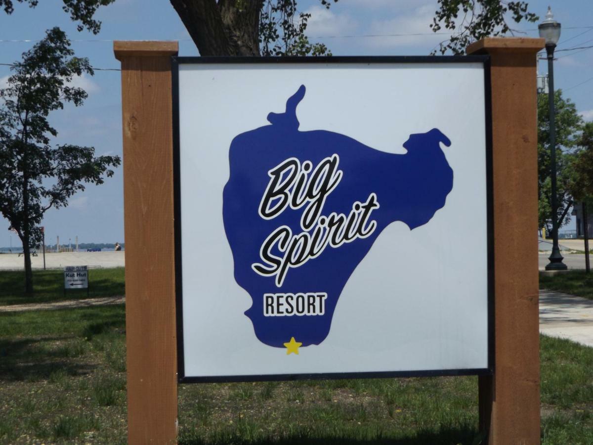 Big Spirit Resort Spirit Lake Екстериор снимка